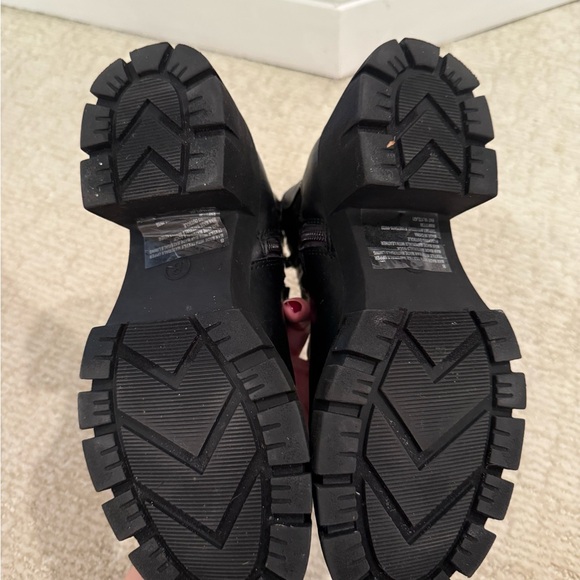 Target leather Chelsea boot - Picture 2 of 3